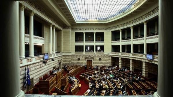 Στυλιανίδης, Αχτσιόγλου και Καμίνης προτείνονται στην Επιτροπή Αναθεώρησης του Συντάγματος