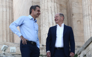 Από το Παρίσι στην Ακρόπολη ο Σολτς- Υποδοχή από Μητσοτάκη