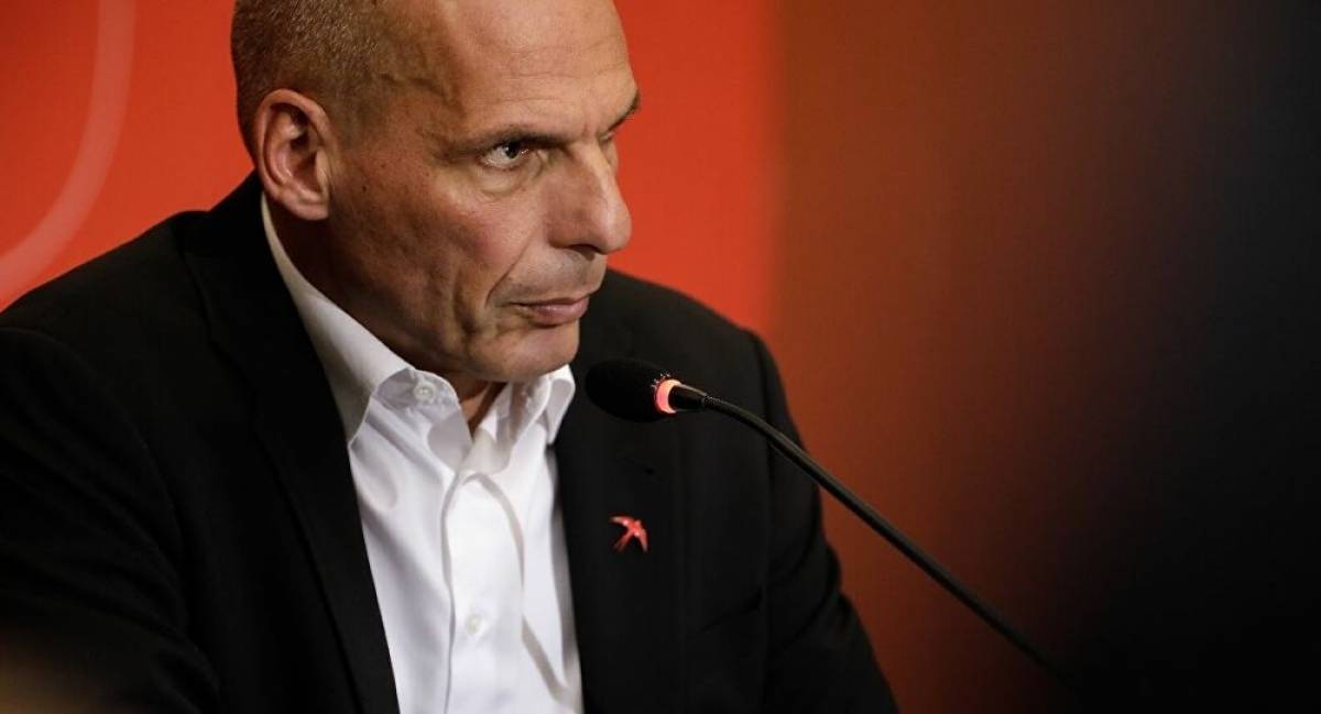 Βαρουφάκης: Η μείωση του ΑΕΠ θα είναι τουλάχιστον 15%