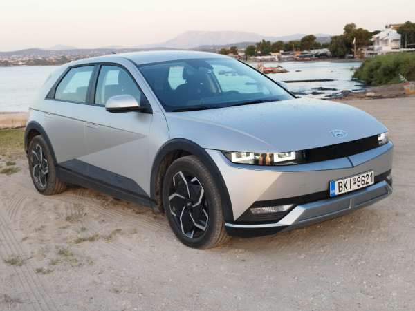 Tο IONIQ 5, με την 77άρα μπαταρία, τους 230 ίππους έχει ...άπαιχτη αυτονομία