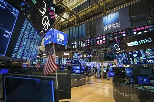 Wall Street: Νέο record high ο S&P 500- «Βυθίστηκε» η Tesla