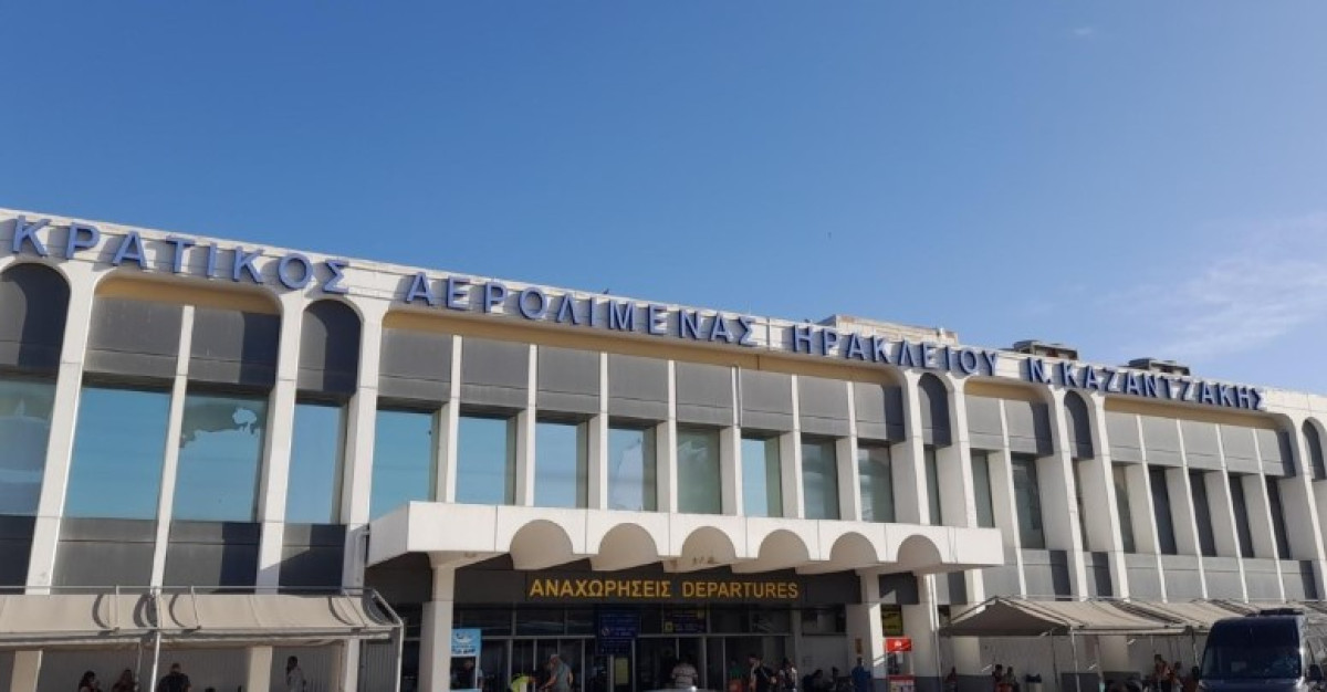 Άνοιξε ξανά το αεροδρόμιο του Ηρακλείου - Οι αγρότες αποχώρησαν και στήνουν μπλόκο στον ΒΟΑΚ