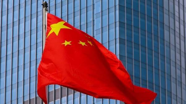 Κίνα: Χαλαρώνουν οι περιορισμοί για τις ξένες επενδύσεις