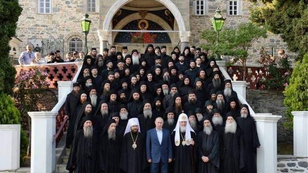 «Ταξιδιωτική οδηγία» της Ρωσικής Εκκλησίας για «εμπάργκο» στο Άγιο Όρος!