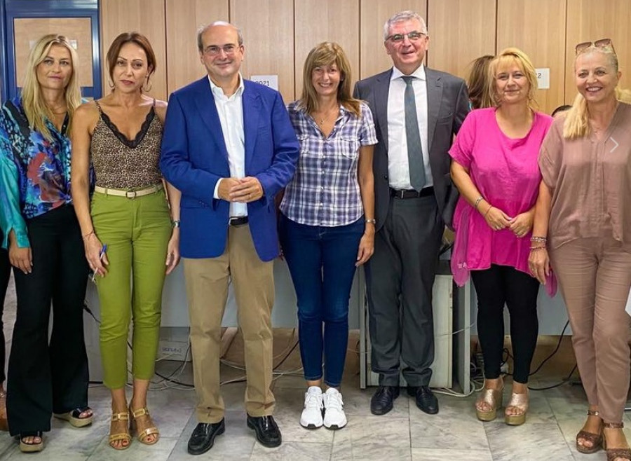 Χατζηδάκης: Αιφνιδιαστικά στον ΕΦΚΑ Νεάπολης-Οι πολίτες ικανοποιημένοι, ο υπουργός όχι