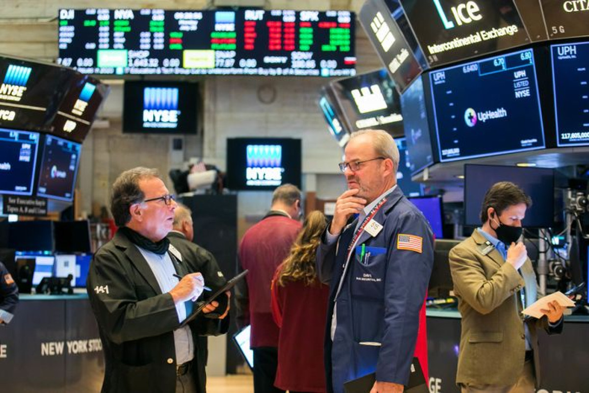 Κέρδη στη Wall Street με το «βλέμμα» σε ομόλογα, Πάουελ