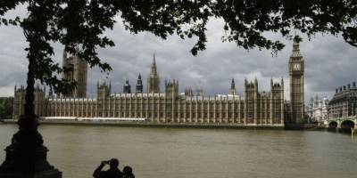 Βρετανία: Παραιτήθηκε ο υπεύθυνος για την κοινοβουλευτική ομάδα των Τόρις