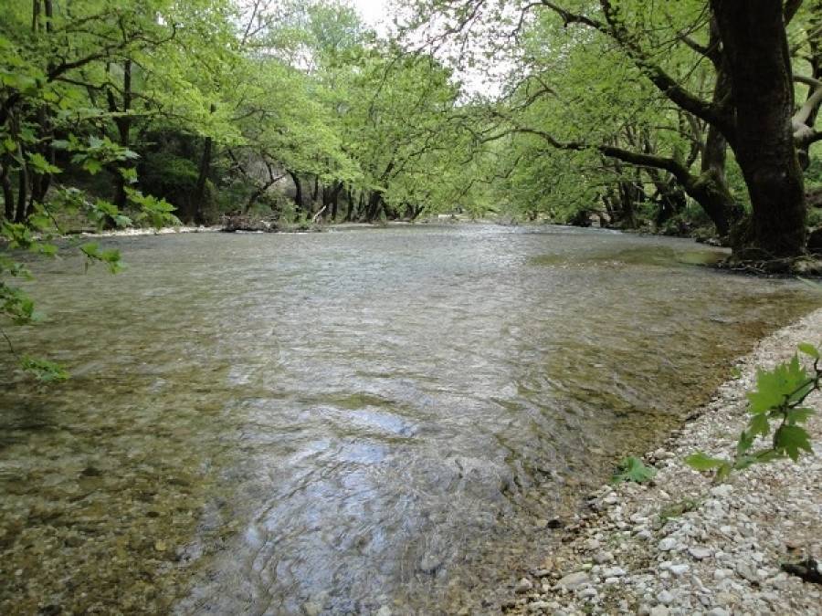 Φιλιππιάδα: Νεκρό παιδί ανασύρθηκε από τον ποταμό Λούρο