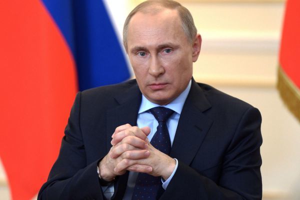 Πούτιν: Nα μάθουμε ποιος καθοδήγησε τον δολοφόνο