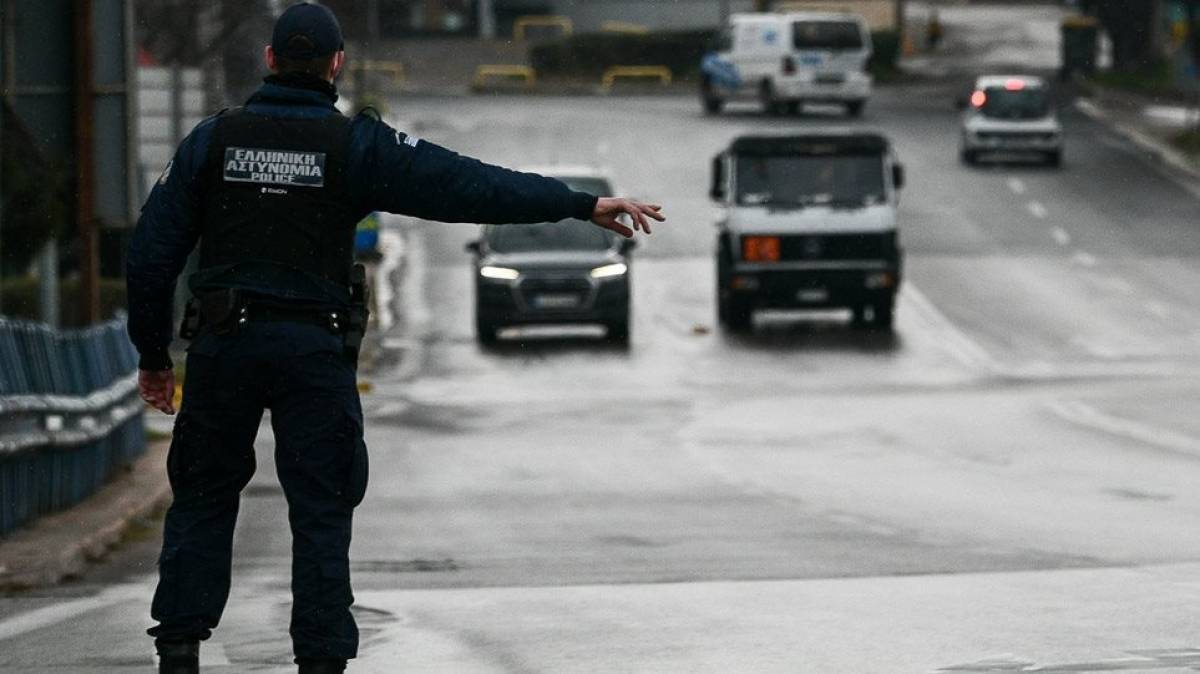 Απαγόρευση κυκλοφορίας: Video από τους ελέγχους της αστυνομίας