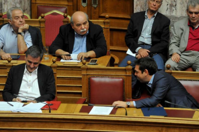Γιατί τρέμει το Μαξίμου τον Τσακαλώτο