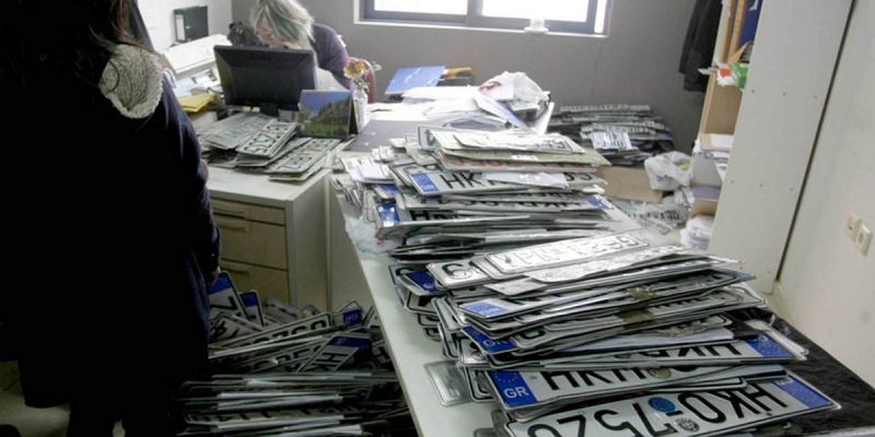 Χαράτσι και στα αυτοκίνητα με μηδενικά τέλη κυκλοφορίας!