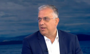 Θεοδωρικάκος: Εκτός ελληνικής επικράτειας η νησίδα που ήταν οι μετανάστες