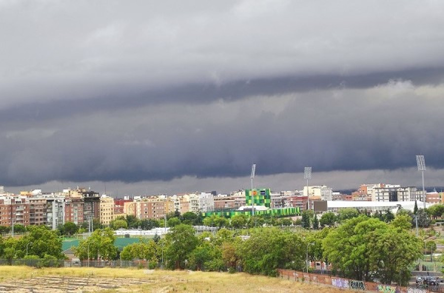«Κόκκινη» προειδοποίηση για καταρρακτώδεις βροχές στη Μαδρίτη