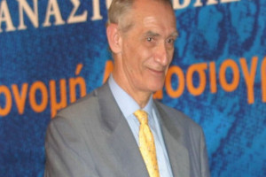 Πέθανε ο δημοσιογράφος Κωστής Βέρρος, για χρόνια ανταποκριτής στις Βρυξέλλες