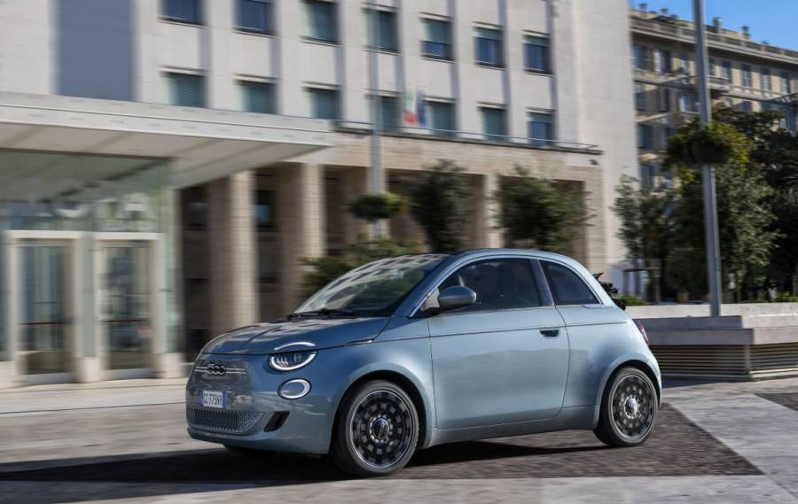 H Fiat επιβραβεύει τους πιο φιλικούς προς το περιβάλλον οδηγούς του νέου ηλεκτρικού 500