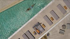 Μήλος και White Coast Suites στο Conde Nast Traveller
