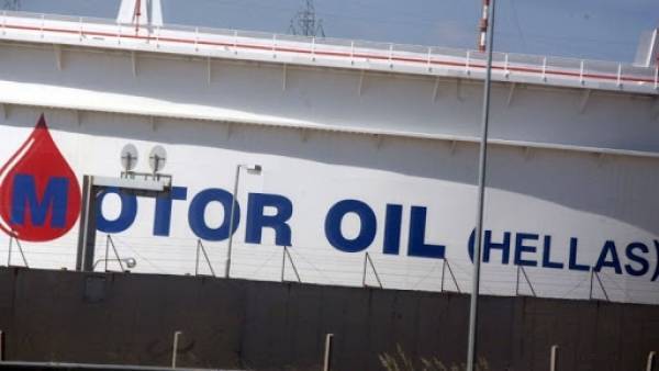 Στο νοσοκομείο τέσσερις εργαζόμενοι της Motor Oil μετά από πυρκαγιά