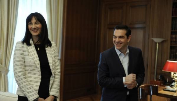 Ο άκυρος συμψηφισμός του Τσίπρα για τις μεταγραφές βουλευτών