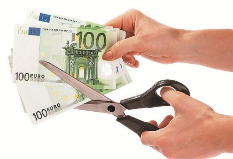 Στην Ελλάδα και τη Βρετανία οι μεγαλύτερες μειώσεις μισθών