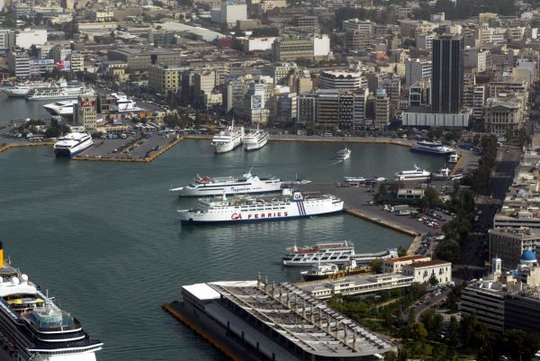 Υπ. Ναυτιλίας: Ζητεί από Μαξίμου την άρση της επιστράτευσης των ναυτικών