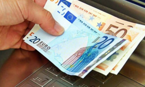 Τα επιδόματα που θα λάβουν οι δικαιούχοι μέχρι τα Χριστούγεννα