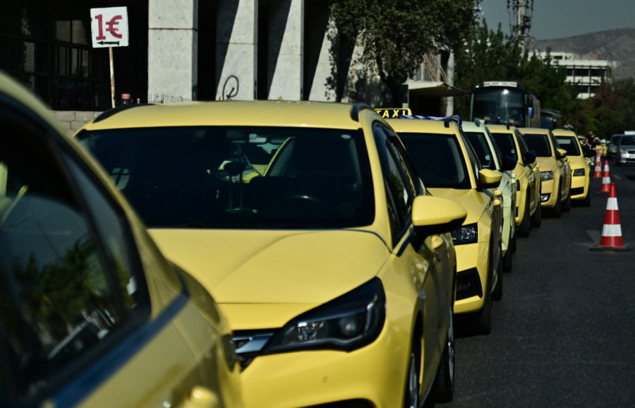 Απεργία ταξί: «Έμφραγμα» στο κέντρο της Αθήνας - Κυκλοφοριακές ρυθμίσεις λόγω της πορείας