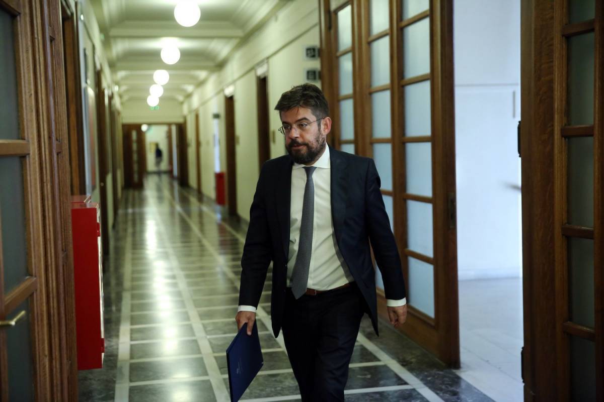 Οι... ανησυχίες των Financial Times για τον Μιχάλη Καλογήρου