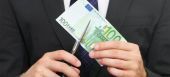 Μειωμένο πάνω από 30% το μηνιαίο εισόδημα για την πλειονότητα των νοικοκυριών