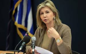 Μακρή: Προτεραιότητα τα Γυμνάσια- Λύκεια, γιατί ετοιμάζονται για εξετάσεις