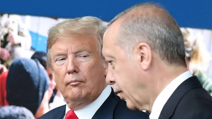 Συρία: Ο Τραμπ επιβάλλει κυρώσεις στην Τουρκία και απαιτεί αποχώρηση