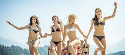 Τέσσερις διαφορετικοί τύποι γυναικών που θα συναντήσετε στις παραλίες