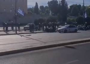 Αγροτικό έφτασε έως τον Άγνωστο Στρατιώτη- Είχε φιάλες υγραερίου