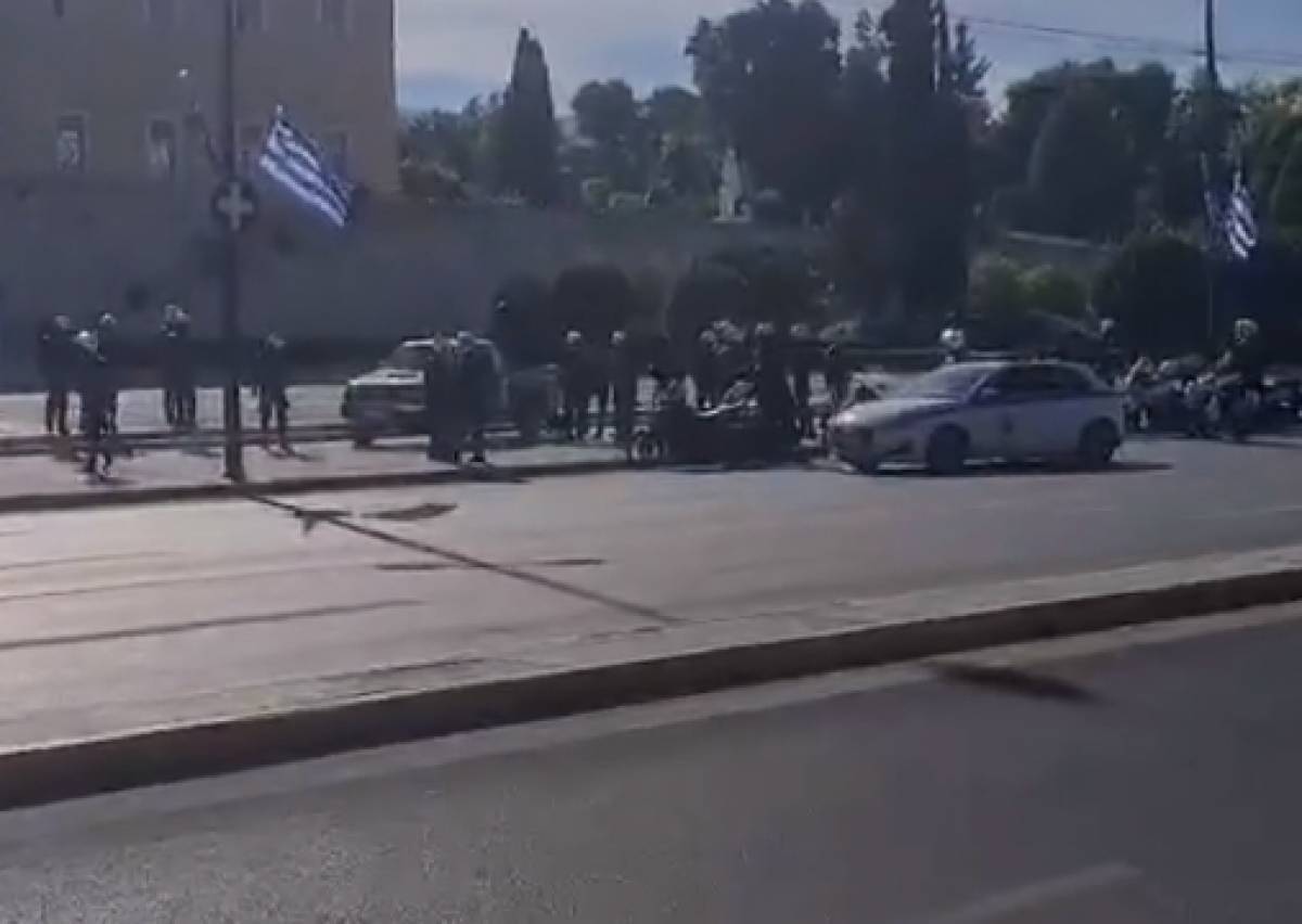 Αγροτικό έφτασε έως τον Άγνωστο Στρατιώτη- Είχε φιάλες υγραερίου