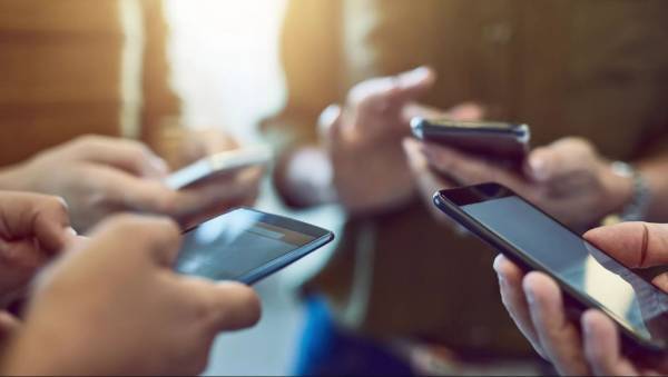 Το κινητό, η πύλη εισόδου των Ελλήνων στο Internet