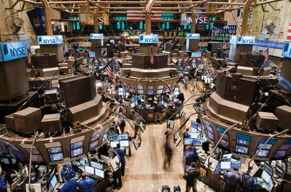 «Βήμα σημειωτόν» στη Wall Street-Νέες απώλειες για S&P 500, Nasdaq
