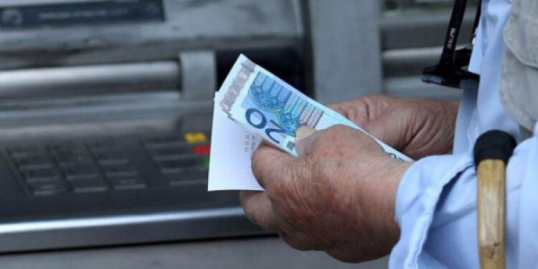 Μεγάλο χάσμα συντάξεων: €500 η «ψαλίδα» μεταξύ δημοσίου και ιδιωτικού τομέα