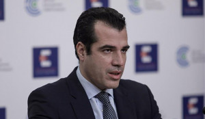 Πλεύρης: Θα εξετάσουμε επέκταση της υποχρεωτικότητας της μάσκας εάν χρειαστεί