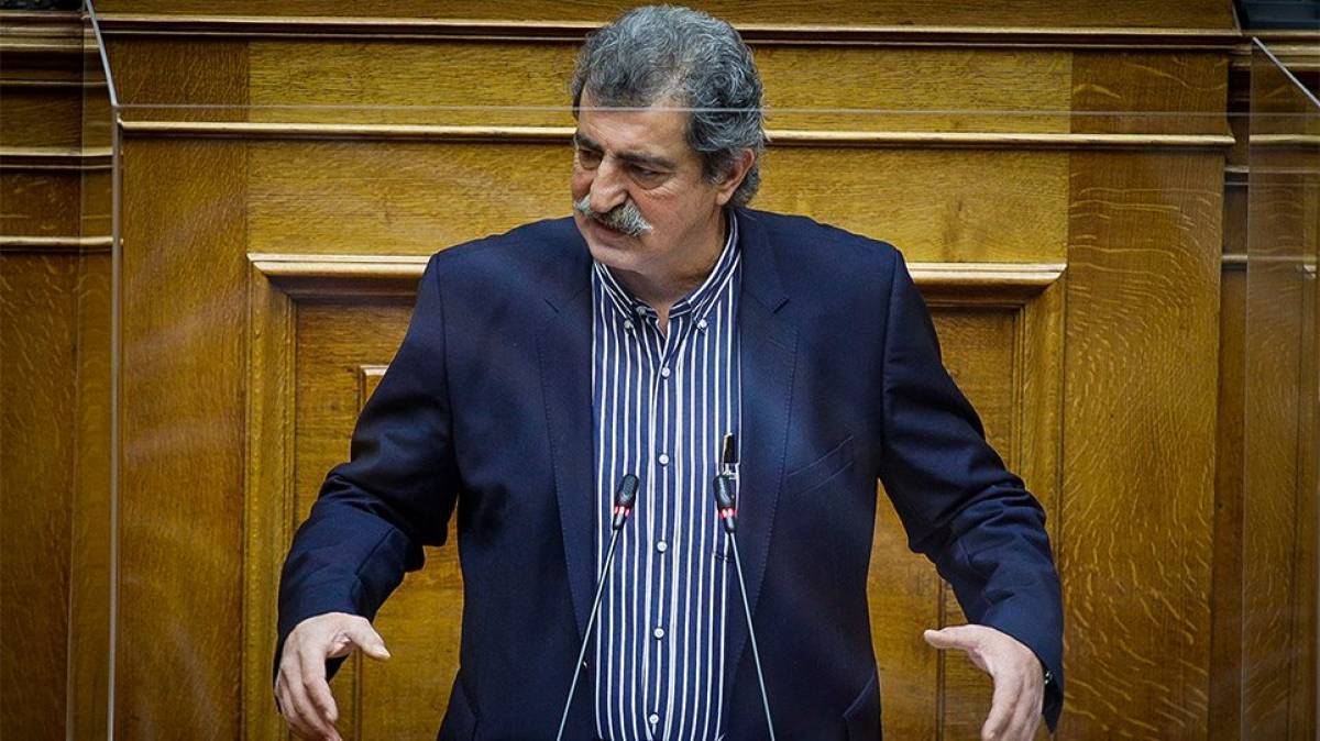 Πολάκης σε Πλεύρη για ανεμβολίαστους υγειονομικούς:Μην τολμήσεις να τους απολύσεις!
