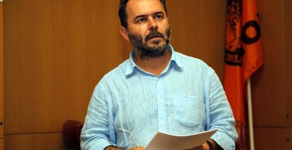 Ελεύθερος αλλά με απαγόρευση εξόδου από τη χώρα ο Ν. Φωτόπουλος