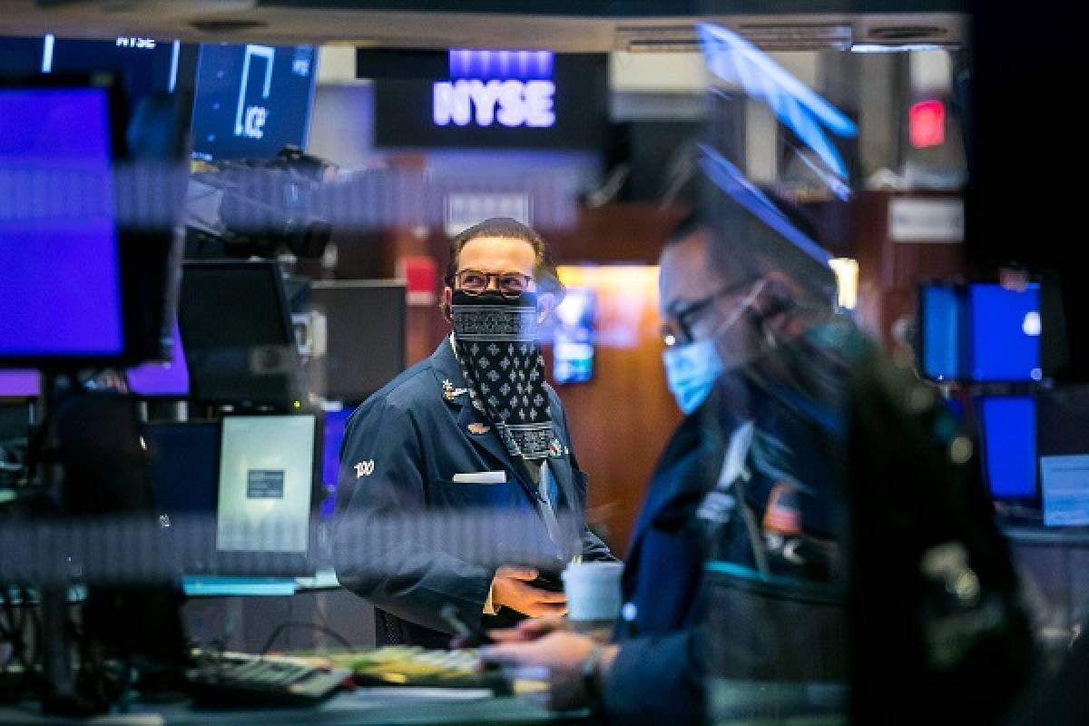 Στο «κόκκινο» η Wall Street-Υψηλό 7ετίας για το πετρέλαιο
