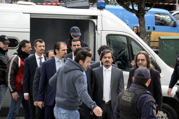 Άγκυρα: Απαντά με προκλητικό non paper για τους 8