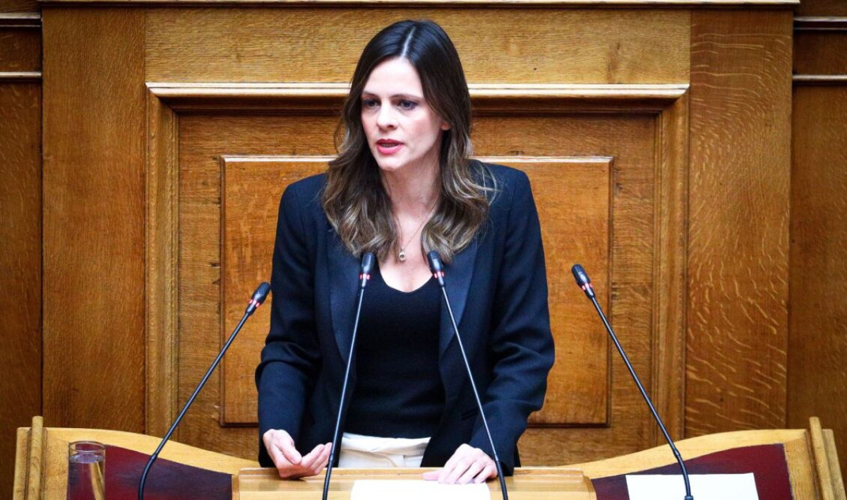 Αχτσιόγλου: Η κυβέρνηση έχει ήδη αθωώσει τον κ. Τριαντόπουλο