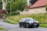 Η MINI γιορτάζει 60 χρόνια συνεργασίας με την Οικογένεια Cooper