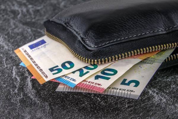 ΕΦΚΑ: Νωρίτερα η καταβολή των συντάξεων Ιουνίου