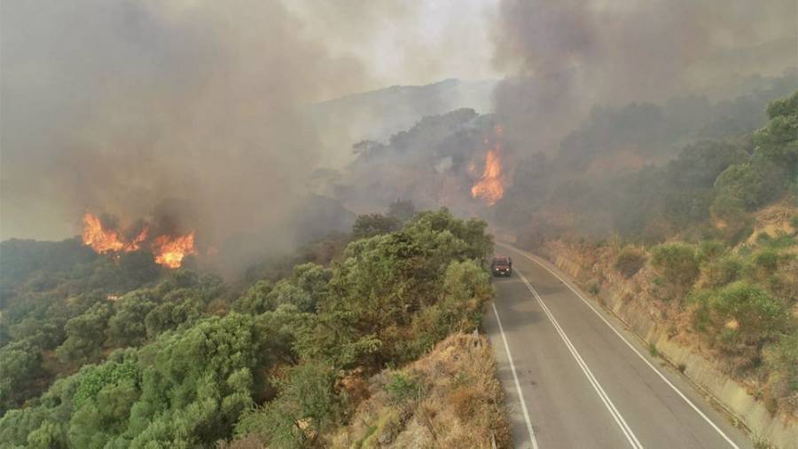 Φωτιά στην Θεσσαλονίκη κοντά σε κατοικημένη περιοχή