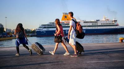 Συνεχίζονται οι εξονυχιστικοί έλεγχοι στα λιμάνια-«Μπλόκο» σε 5.300 επιβάτες