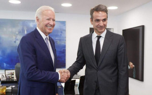 Συνεχάρη Μητσοτάκη ο Μπάιντεν: Ανυπομονώ να συνεχίσουμε τη στενή συνεργασία