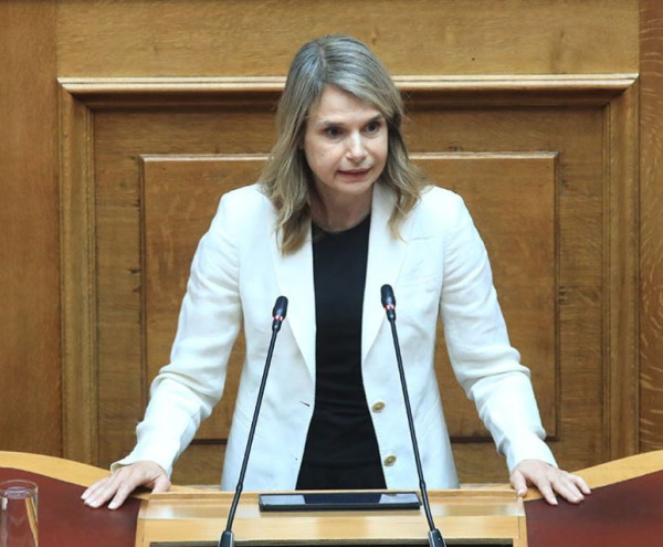 Αποστολάκη: Η Κυβέρνηση καταστρατηγεί το Σύνταγμα και ευτελίζει το Κοινοβούλιο