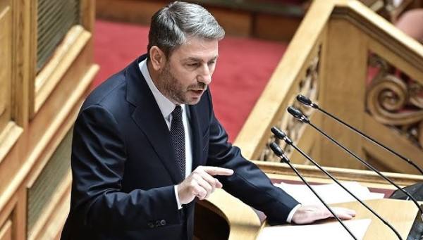 Ο Ανδρουλάκης καλεί τον Μητσοτάκη σε συζητήση για την ακρίβεια και το ιδιωτικό χρέος
